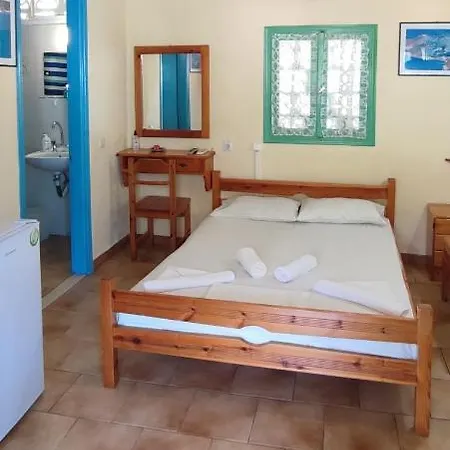 Spiros Aparthotel 3*