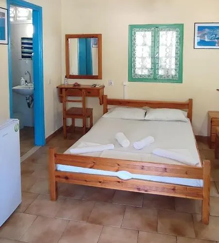 Spiros Aparthotel 3*