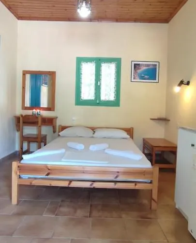 Aparthotel Spiros 3*